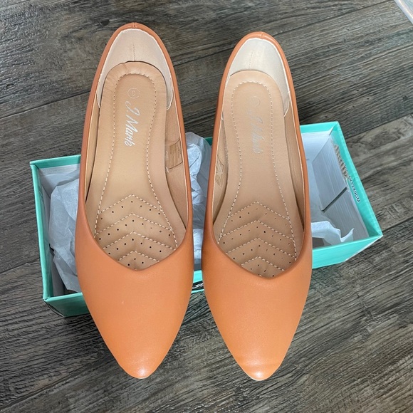 Tan flats - Picture 4 of 5